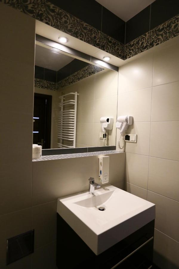 Hotel Fryderyk Ныса Экстерьер фото