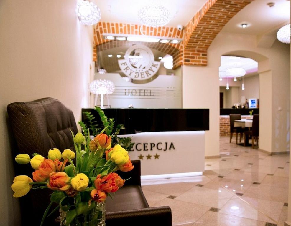 Hotel Fryderyk Ныса Экстерьер фото