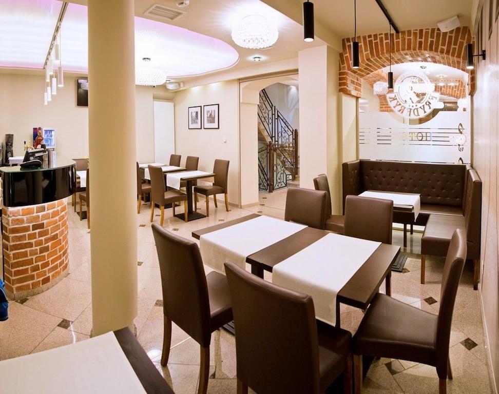 Hotel Fryderyk Ныса Экстерьер фото