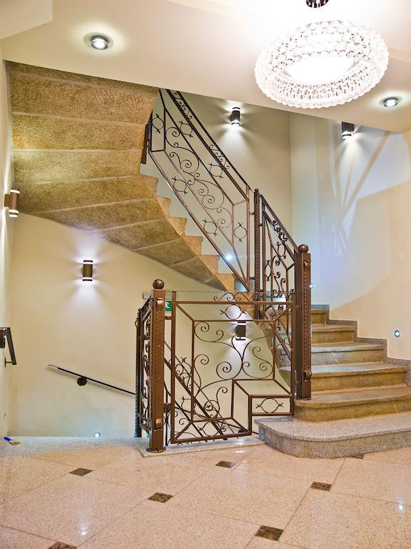 Hotel Fryderyk Ныса Экстерьер фото